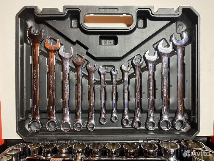 Набор инструментов для автомобиля 61 предмет