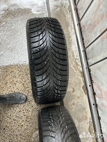 Резина липучка зимняя 215/50R17 Kumho