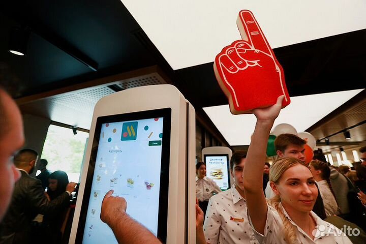 Сотрудник в сеть ресторанов быстрого питания