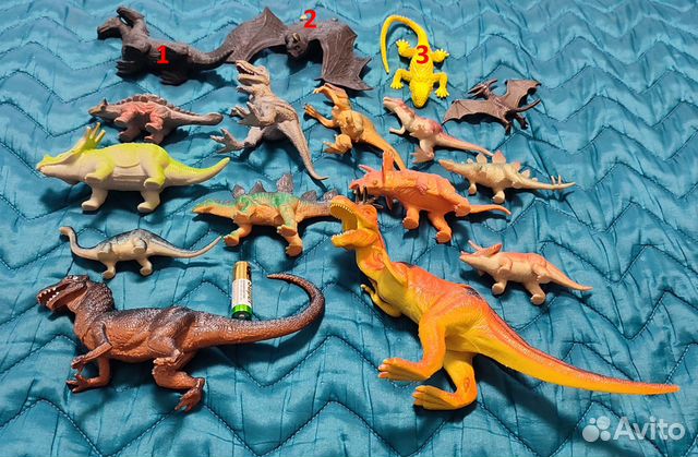 Фигурки динозавров (пластиковые, резиновые)