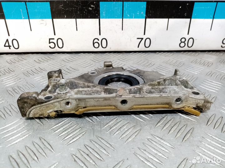 Б/У Крышка двигателя передняя#001