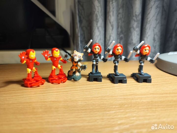 Игрушки из киндера Мстители Marvel
