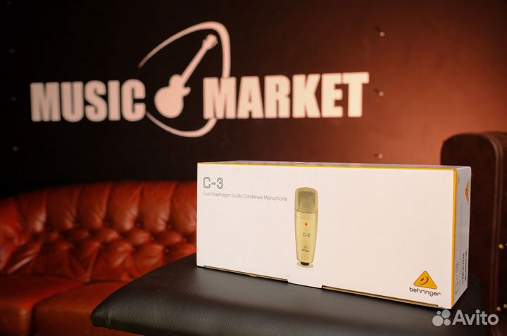 Студийный конденсаторный микрофон