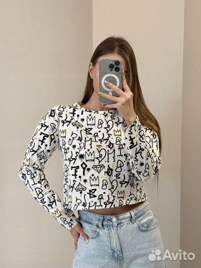 Укороченная толстовка