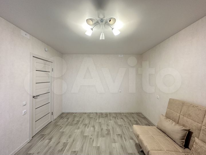 2-к. квартира, 50 м², 1/10 эт.