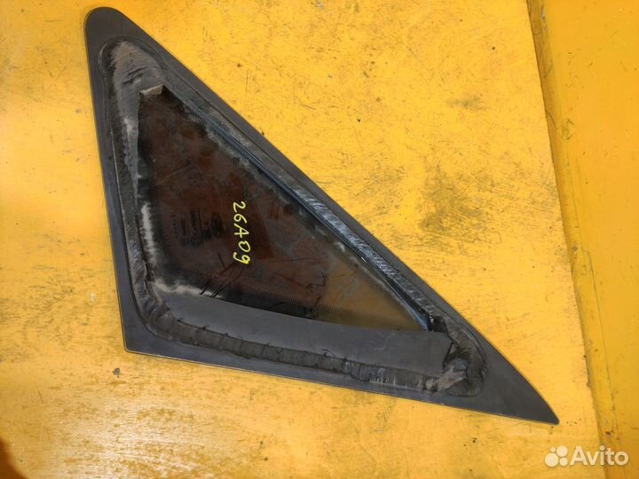 Стекло кузовное глухое левое для Ford Focus 1