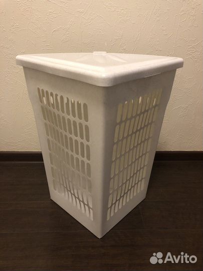 Угловой бак для белья
