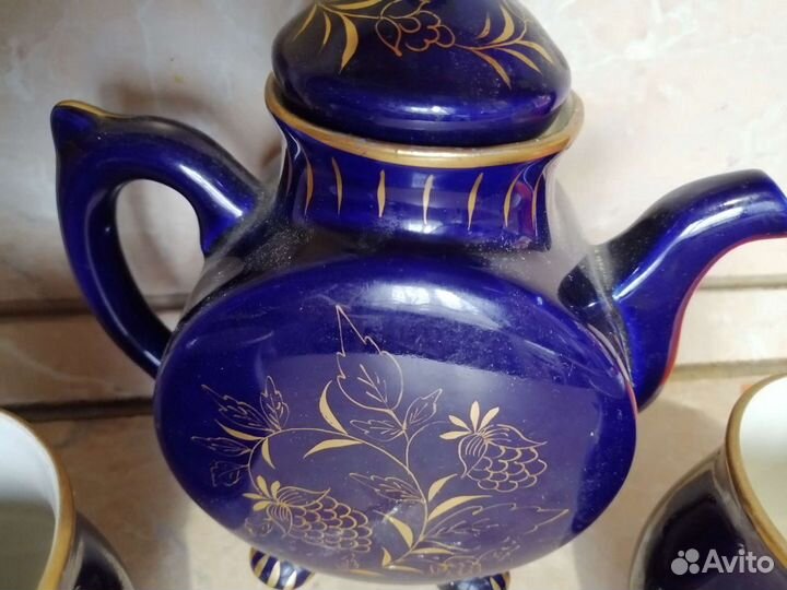 Фарфоровый чайник Кобольт с позолотой