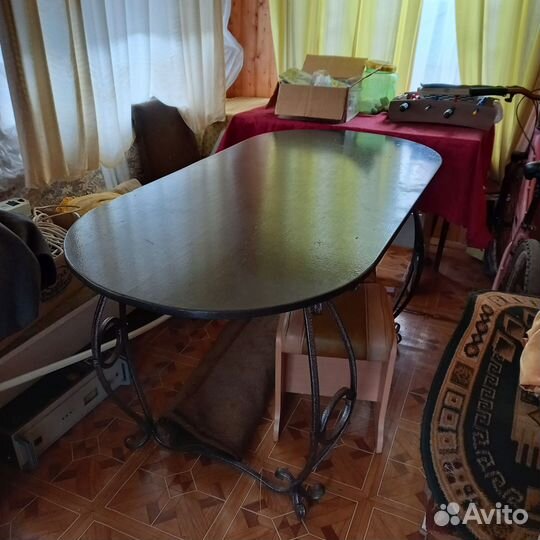 Стол кованный