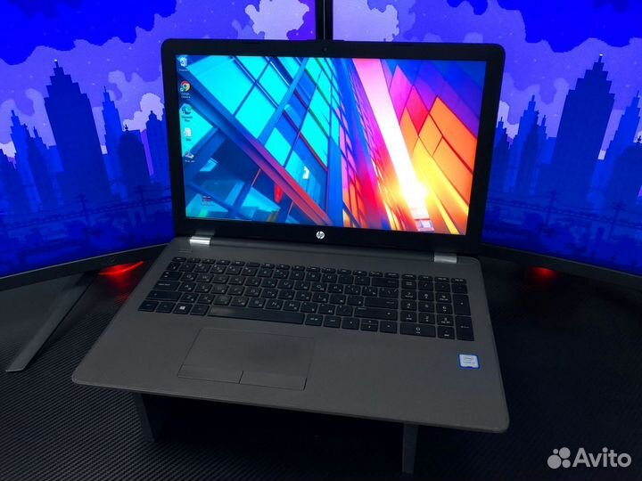 Офисный ноутбук HP с матовым экраном