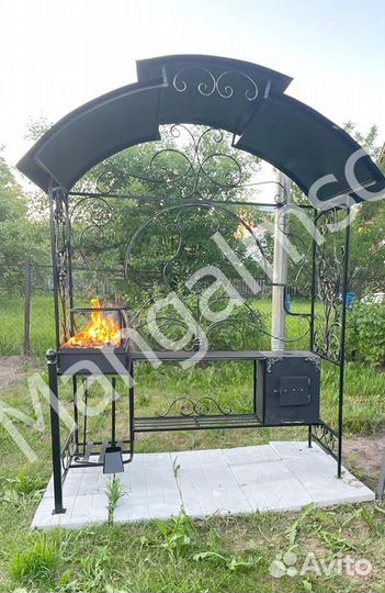 Мангал с крышей