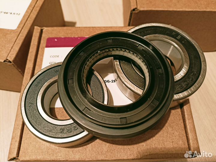Комплект подшипников И сальник LG