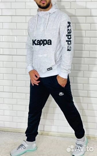 Мужской спортивный костюм