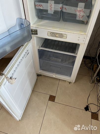 Холодильник бу встраиваемый