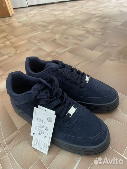 Продам кроссовки подойдут и девушке, и мужчине