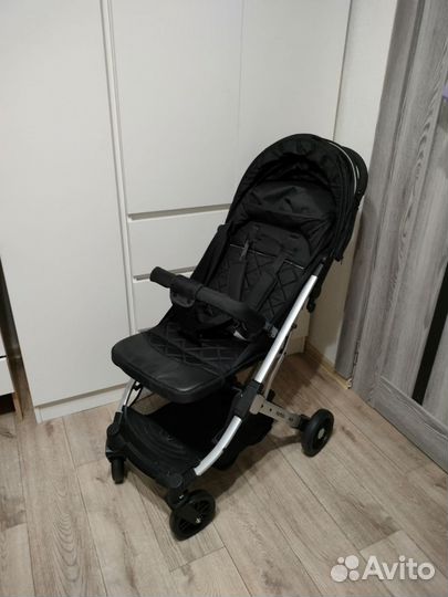 Прогулочная коляска новая