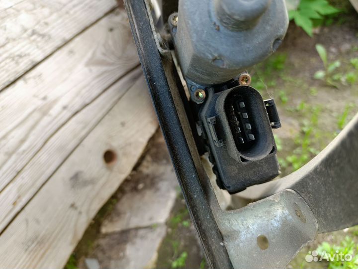 Моторчик стеклоподъемника ауди а4б5 задний