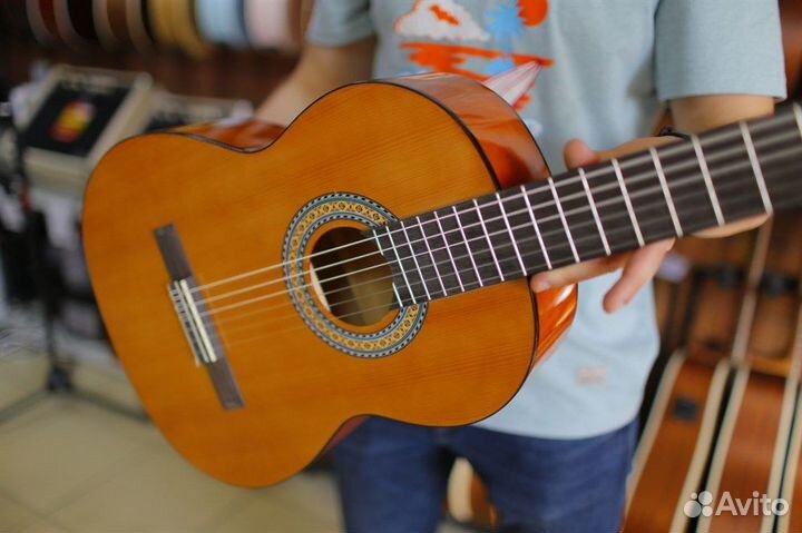 Классическая гитара 4/4 Fabio + Аксессуары