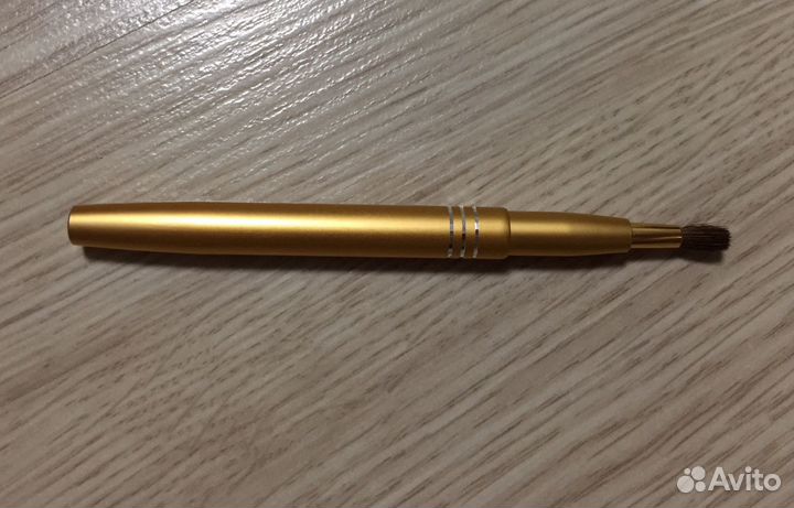 Кисти для макияжа, кисть для губ