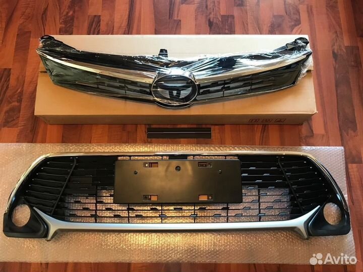 Camry 55 Решетка Exclusive рестайлинг X1CG1