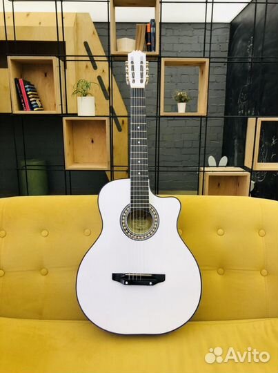 Гитара новая