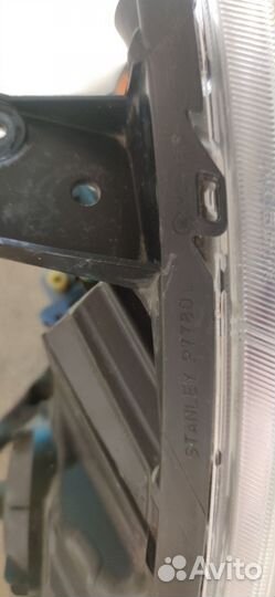 Фара на nissan tiida c11