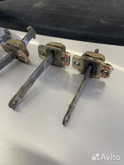 Ограничители дверей Audi 80 B2