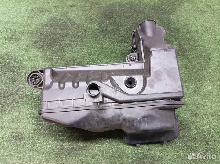 Корпус воздушного фильтра VW Jetta 2005-2011