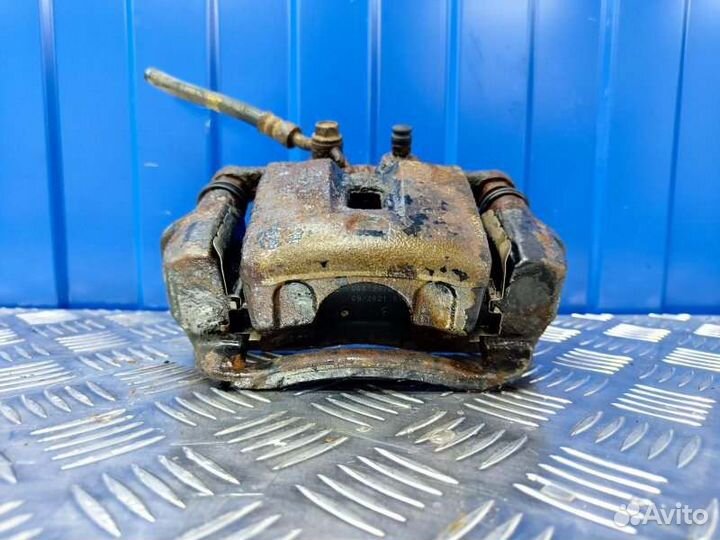 Суппорт задний правый Kia Sorento 2 XM 2.2 D4HB