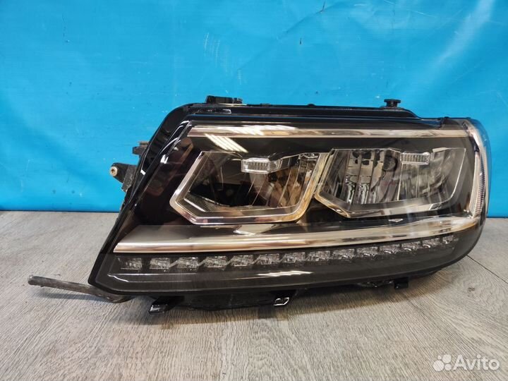 Фара левая Volkswagen Tiguan 2016-2020