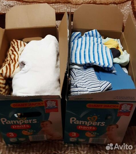 2 коробки одежды для малыша