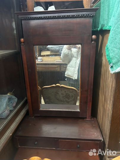 Антикварное зеркало псише