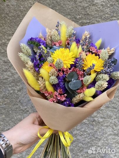 Яркий букет цветы сухоцветы