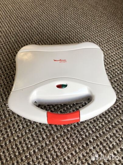 Сендвичница