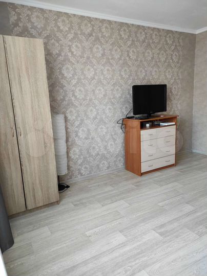 2-к. квартира, 57 м², 8/10 эт.