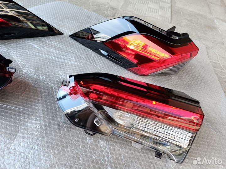 Задние фонари Toyota Rav 4 XA50 2018-2023 стопы