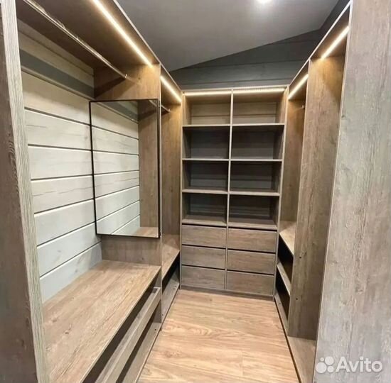 Гардеробная четырехдверная