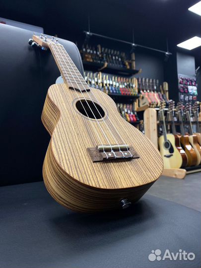 Укулеле сопрано Flight Dus322 из зебрано (Новая)