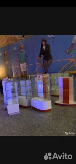 Торговые витрины стеклянные бу