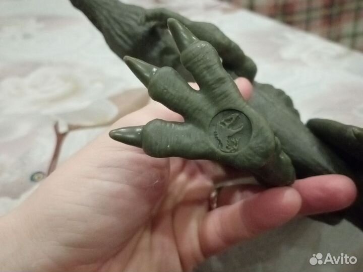 Продам динозавра