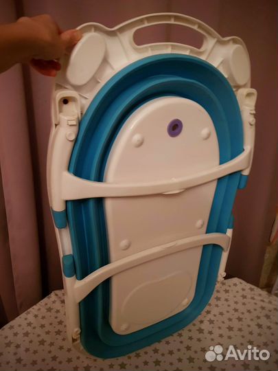Детская ванночка для купания с матрасиком