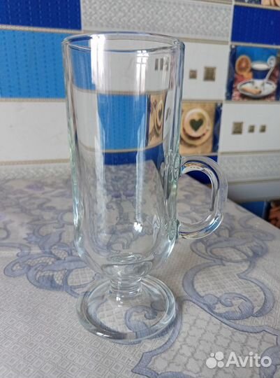 Бокал с ручкой для коктейлей