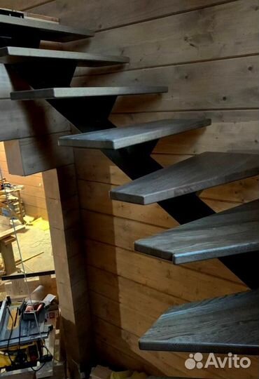 Лестница на монокосоуре