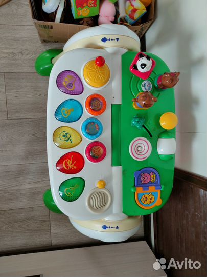Развивающая игрушка столик