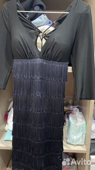 Платье вечернее нарядное с бахромой