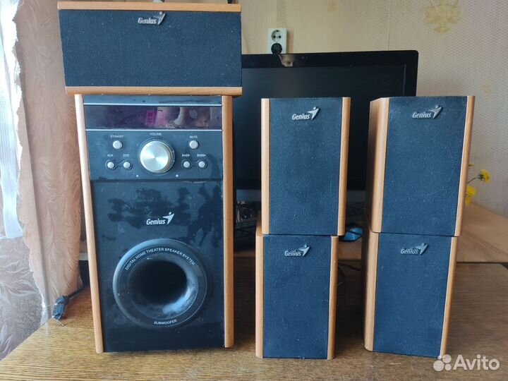 Акустические колонки большие