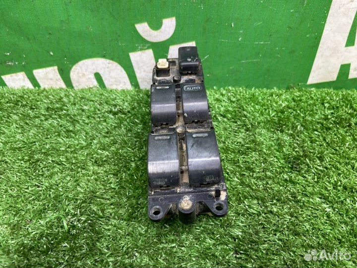 Блок управления стеклоподъемниками Toyota Corolla