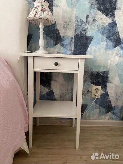 Тумбочка белая IKEA с ящиком для хранения