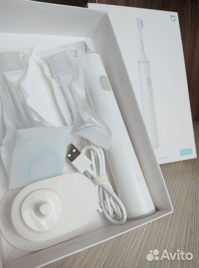 Электронная зубная щетка