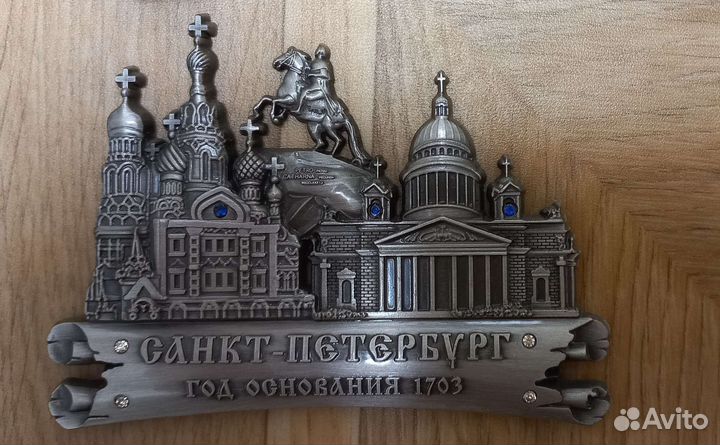 Магниты на холодильник из разных стран